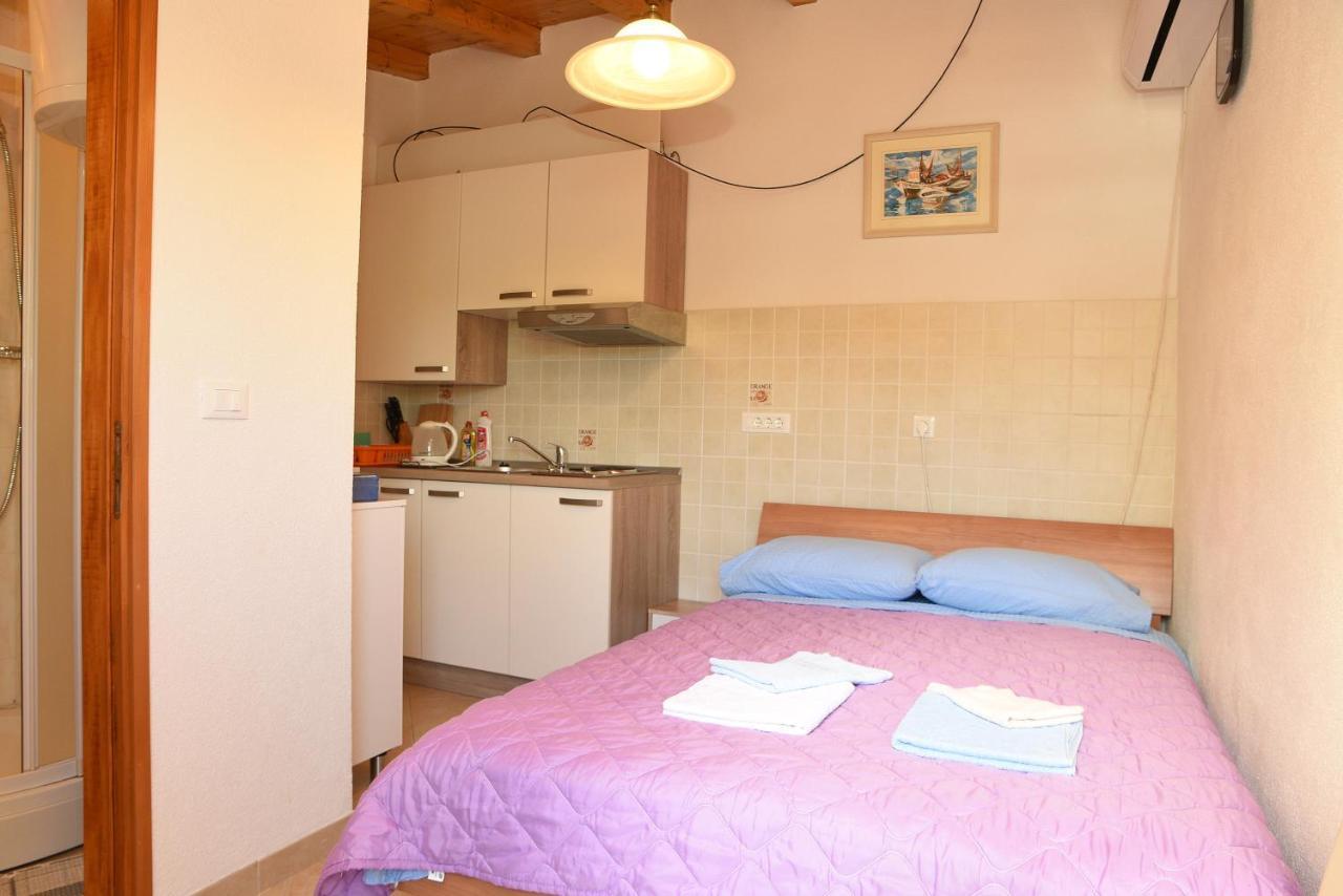 Apartment Anamarija Валун Екстериор снимка