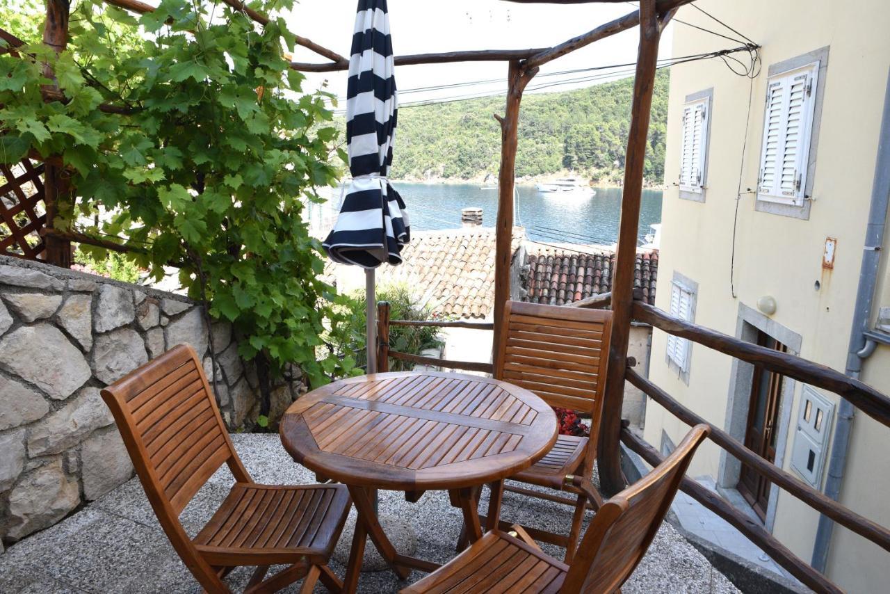 Apartment Anamarija Валун Екстериор снимка