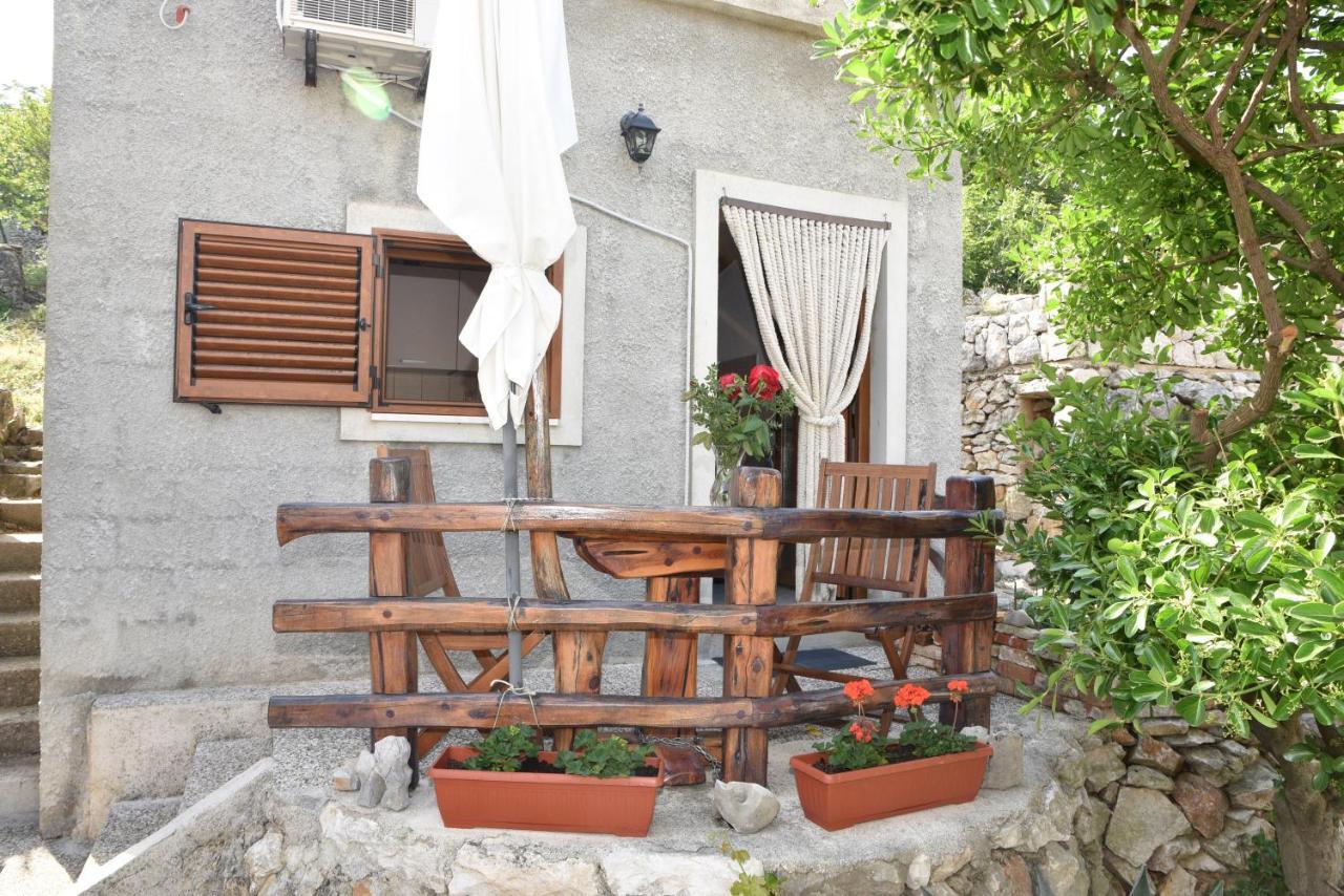 Apartment Anamarija Валун Екстериор снимка