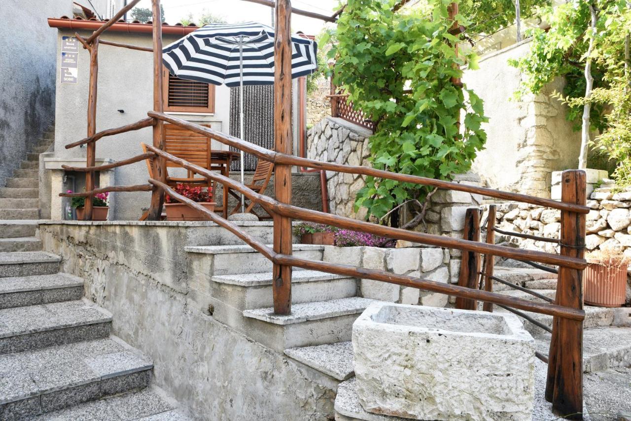Apartment Anamarija Валун Екстериор снимка