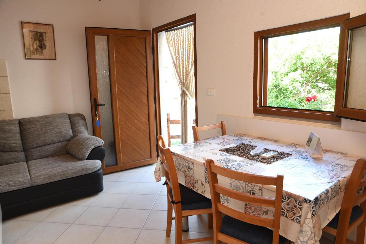 Apartment Anamarija Валун Екстериор снимка