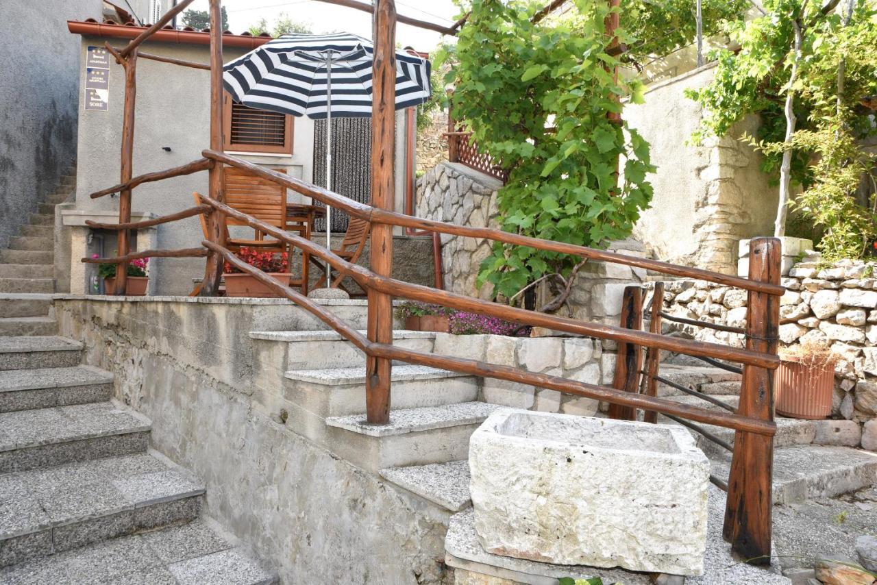 Apartment Anamarija Валун Екстериор снимка